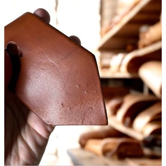 Karl Lagerfeld Vintage Wide Brown Leather Belt With Gold Fan 28-32” - Picture 7 of 7